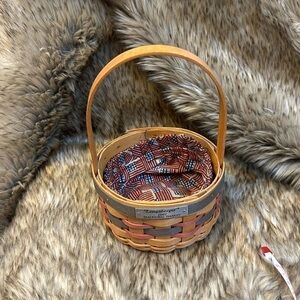 1997 inaugural,Longaberger basket, like new looks like it’s never been used.​​